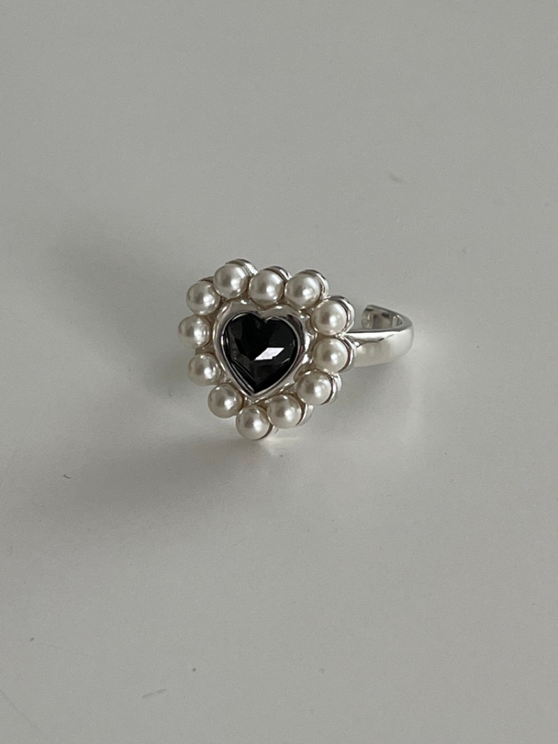Black Spinel Heart Ring (silver/gold)